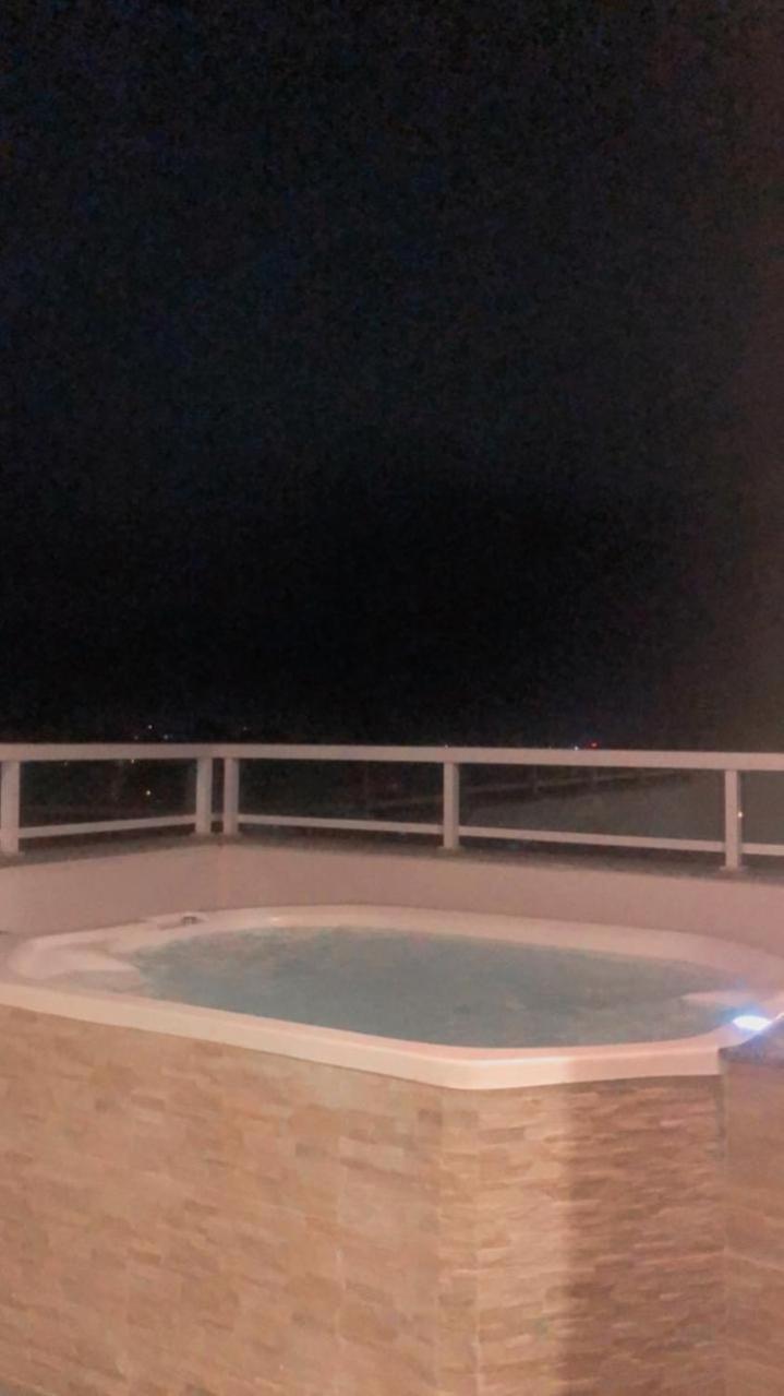 Cobertura Com Jacuzzi Em *